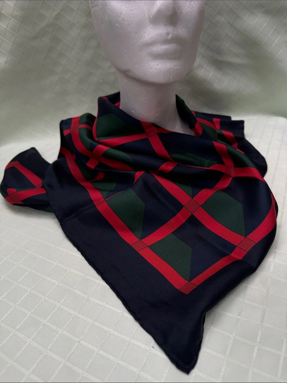 New red/green/navy blue Gucci silk scarf